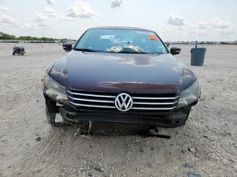 2013 VOLKSWAGEN PASSAT SE  