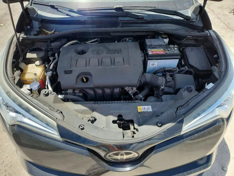 2019 TOYOTA C-HR XLE  