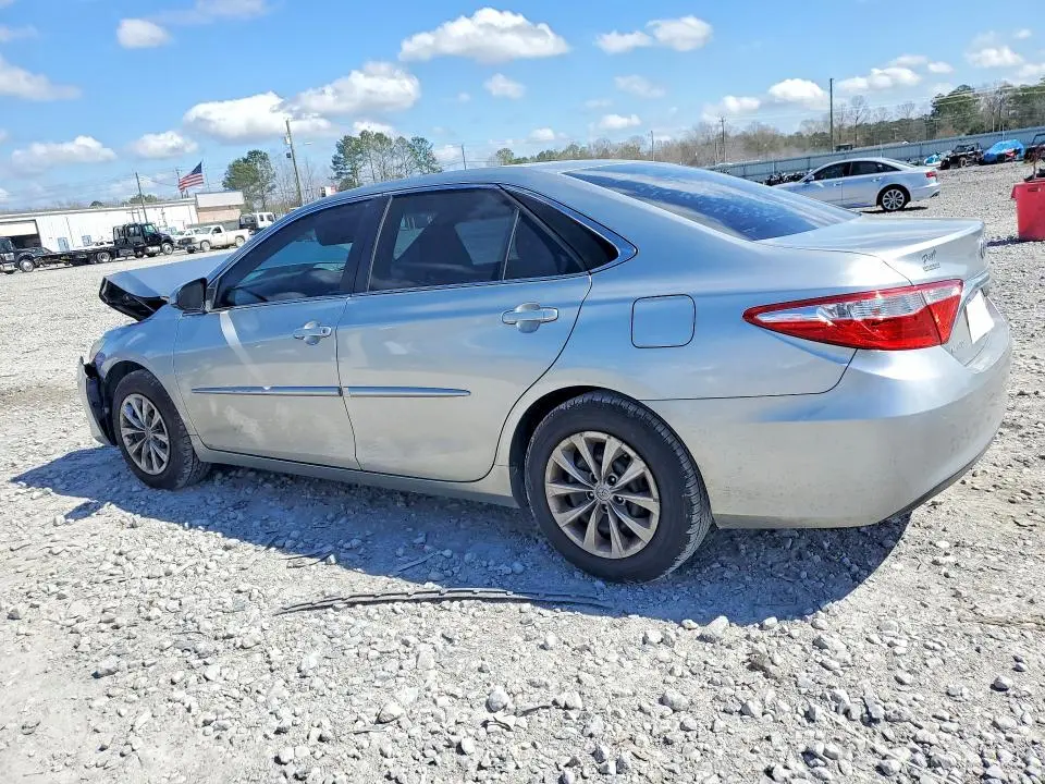 2015 TOYOTA CAMRY LE  