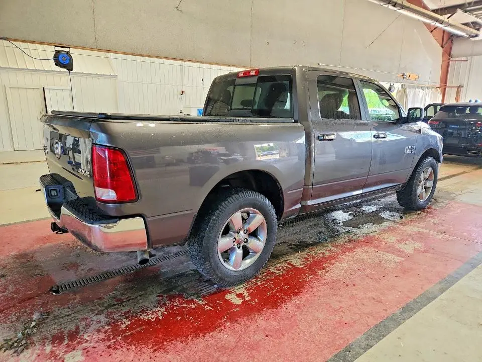 2015 RAM 1500 SLT  