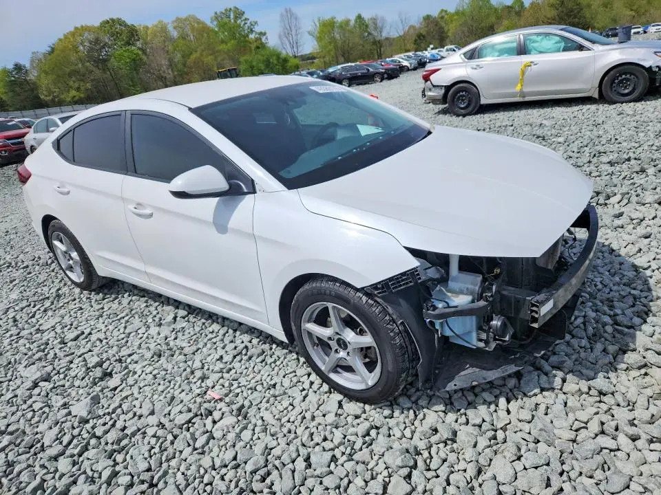 2020 HYUNDAI ELANTRA SE  