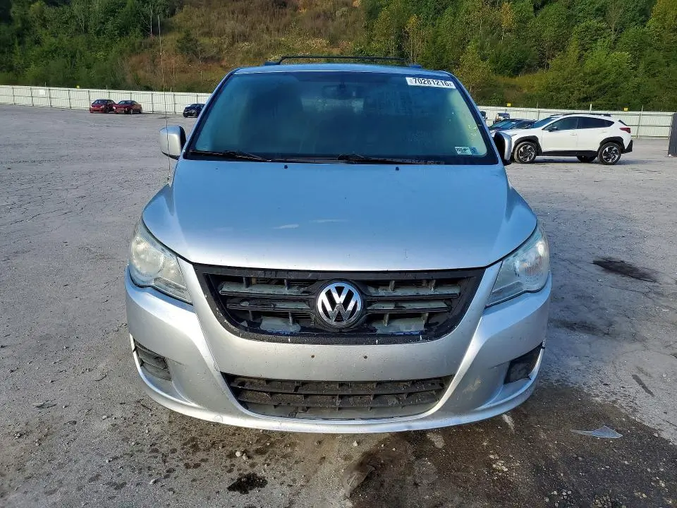 2011 VOLKSWAGEN ROUTAN SE  
