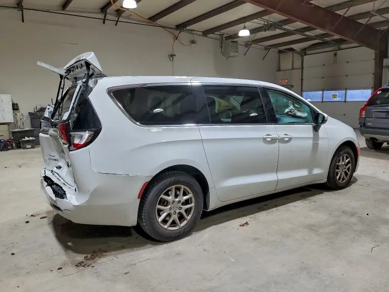 2021 CHRYSLER VOYAGER LX  