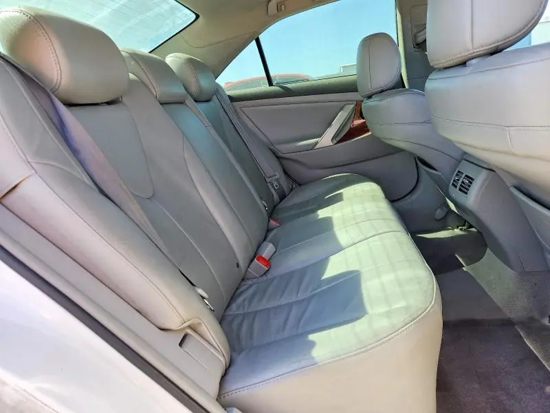 2011 TOYOTA CAMRY LE V6  