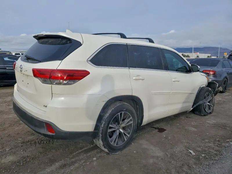 2017 TOYOTA HIGHLANDER LE  