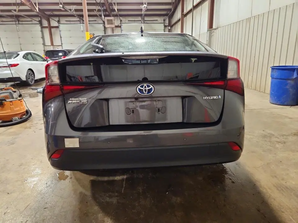 2019 TOYOTA PRIUS LE  