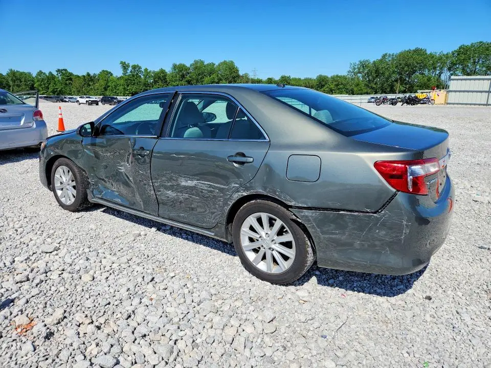 2014 TOYOTA CAMRY XLE  