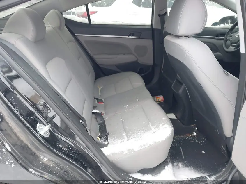 2017 HYUNDAI ELANTRA SE