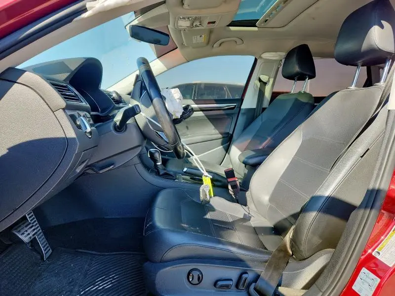 2019 VOLKSWAGEN PASSAT SE R-LINE  