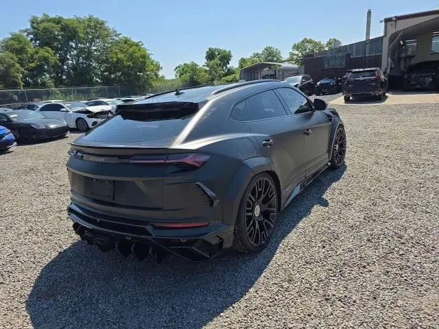 2021 LAMBORGHINI URUS