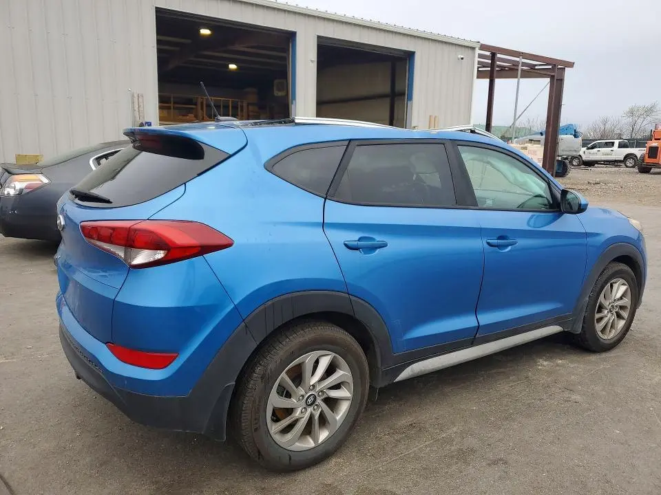 2017 HYUNDAI TUCSON SE  