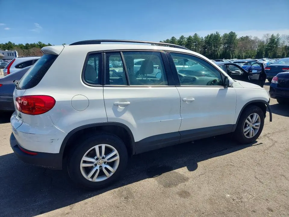 2016 VOLKSWAGEN TIGUAN S  