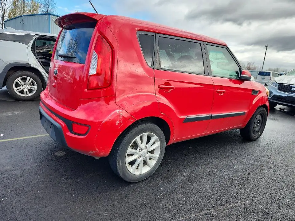 2013 KIA SOUL +  