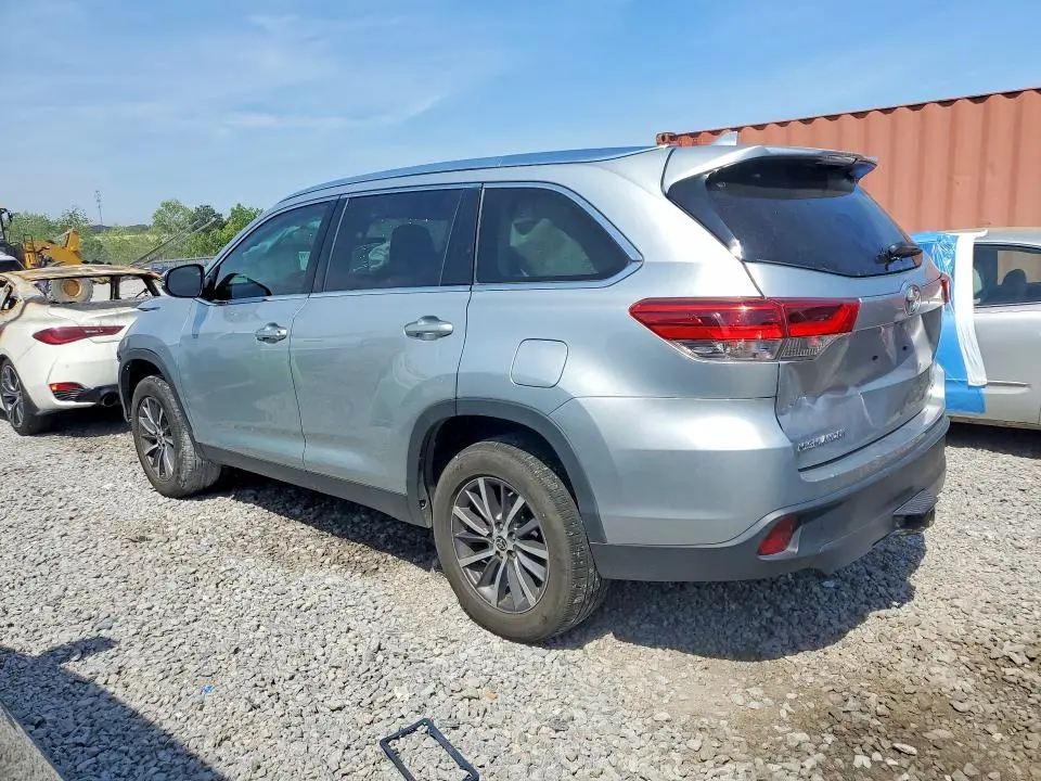 2019 TOYOTA HIGHLANDER XLE  