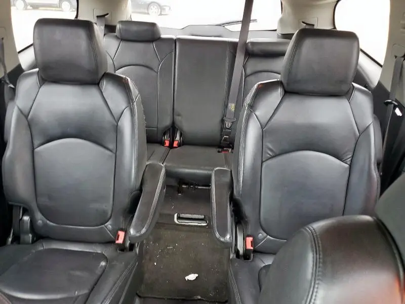2012 CHEVROLET TRAVERSE LT  