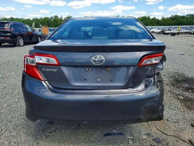 2014 TOYOTA CAMRY SE  