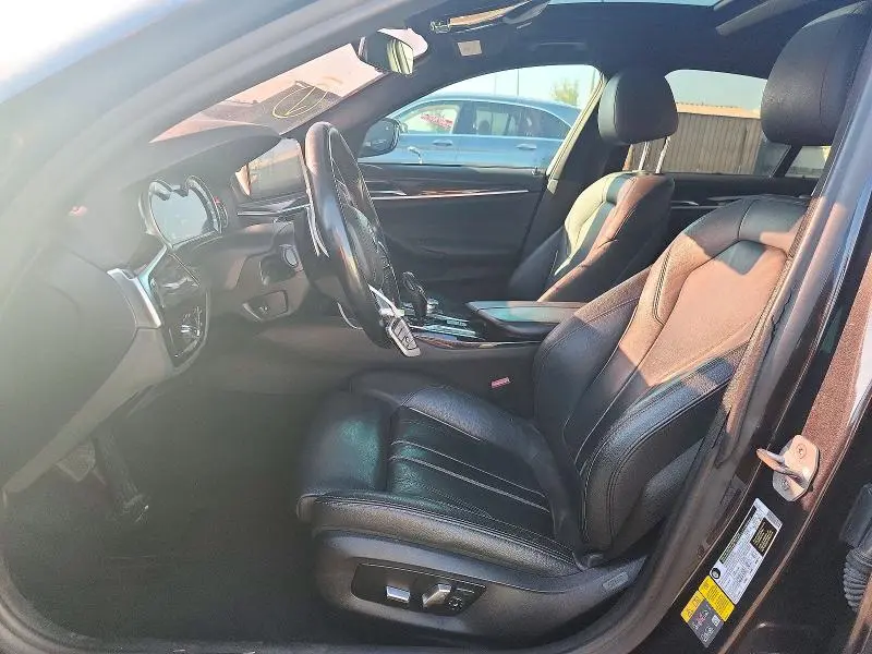 2019 BMW 530E   