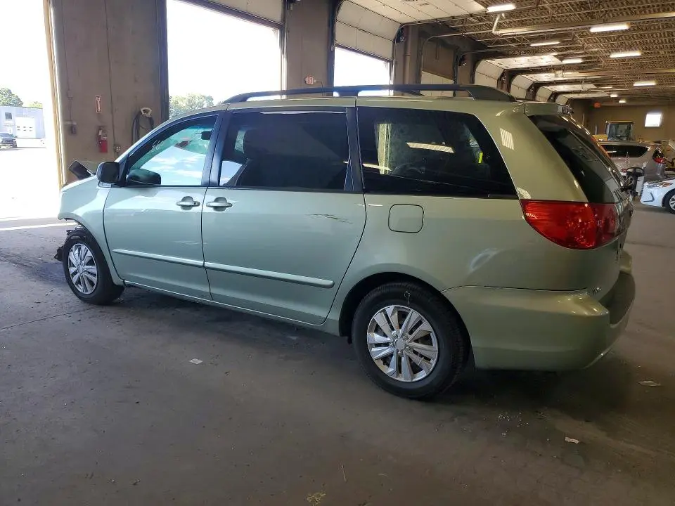 2010 TOYOTA SIENNA LE 7-PASSENGER  