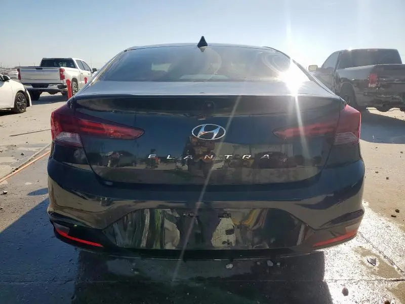 2019 HYUNDAI ELANTRA SEL  