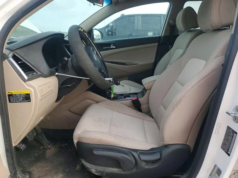 2016 HYUNDAI TUCSON SE  