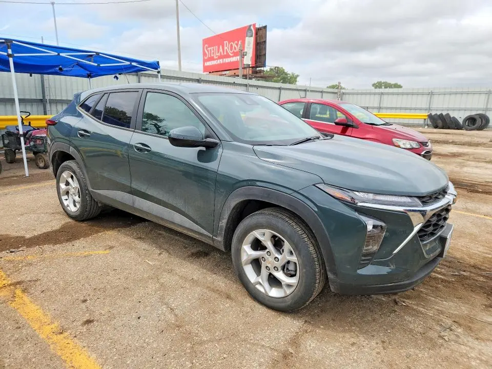 2025 CHEVROLET TRAX LS  