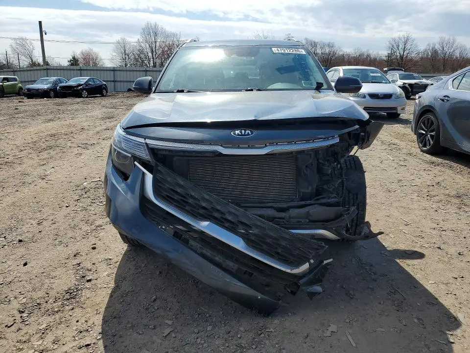 2021 KIA SELTOS S  
