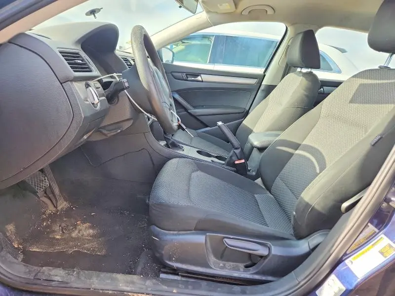 2013 VOLKSWAGEN PASSAT S  
