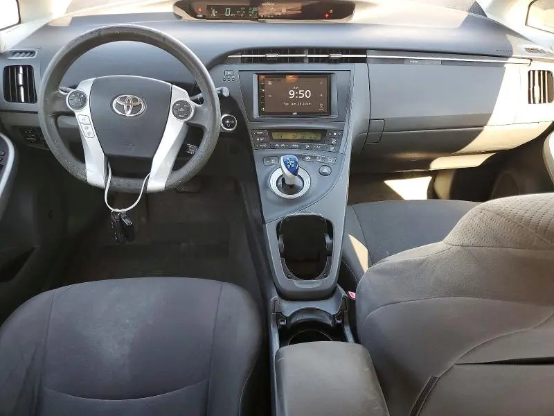 2010 TOYOTA PRIUS III  