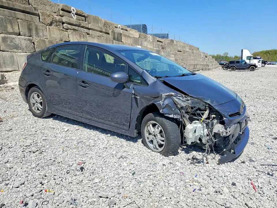 2010 TOYOTA PRIUS III  