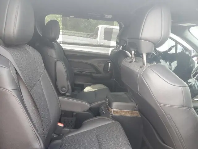 2025 TOYOTA SIENNA LIMITED  