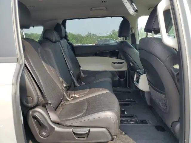 2024 KIA CARNIVAL EX  