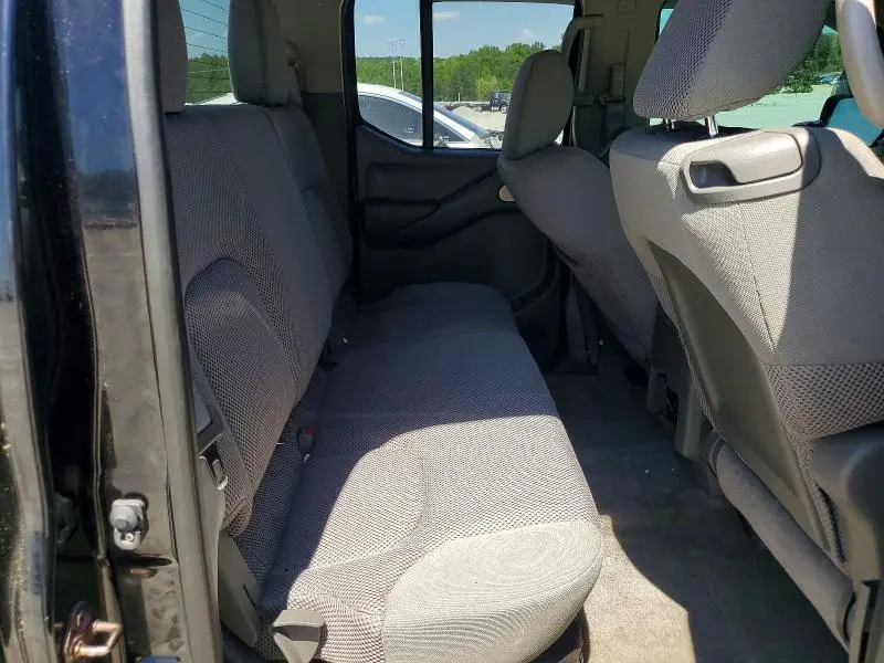 2013 NISSAN FRONTIER S  