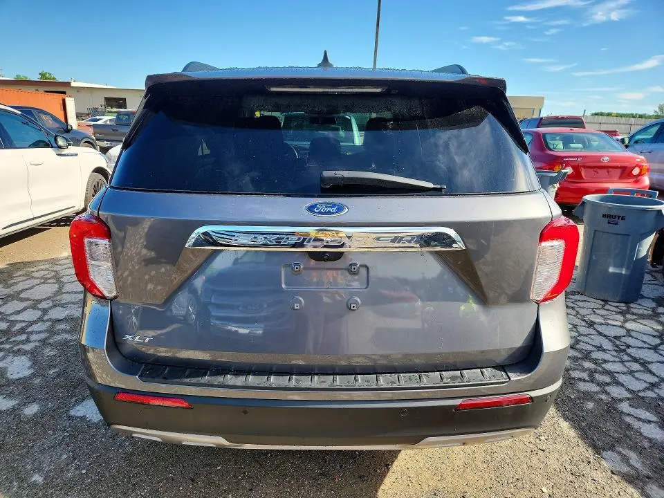 2022 FORD EXPLORER XLT  