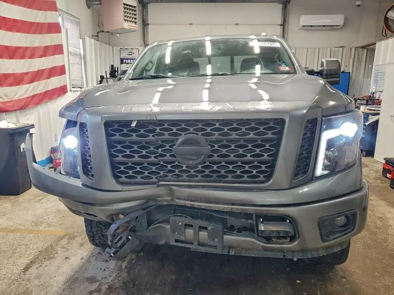 2018 NISSAN TITAN SV  