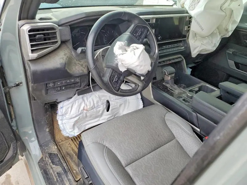 2025 TOYOTA TUNDRA CREWMAX SR5  