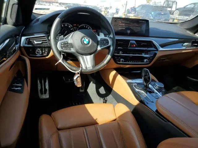 2019 BMW 530E