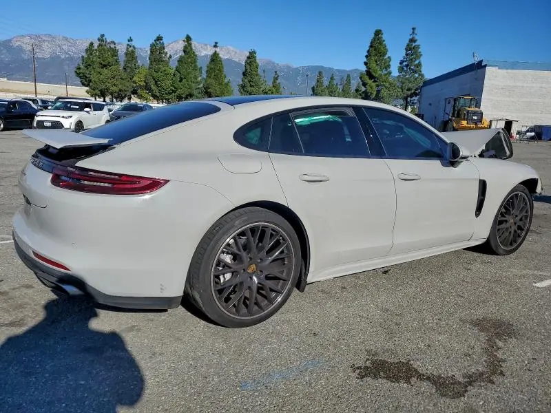 2018 PORSCHE PANAMERA 4  