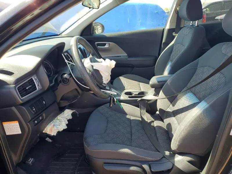 2017 KIA NIRO LX  