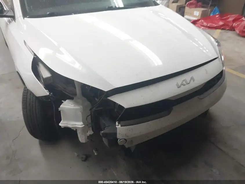 2024 KIA FORTE LX