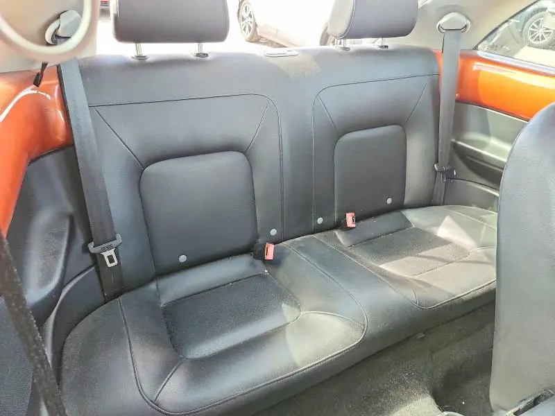 2010 VOLKSWAGEN NEW BEETLE   