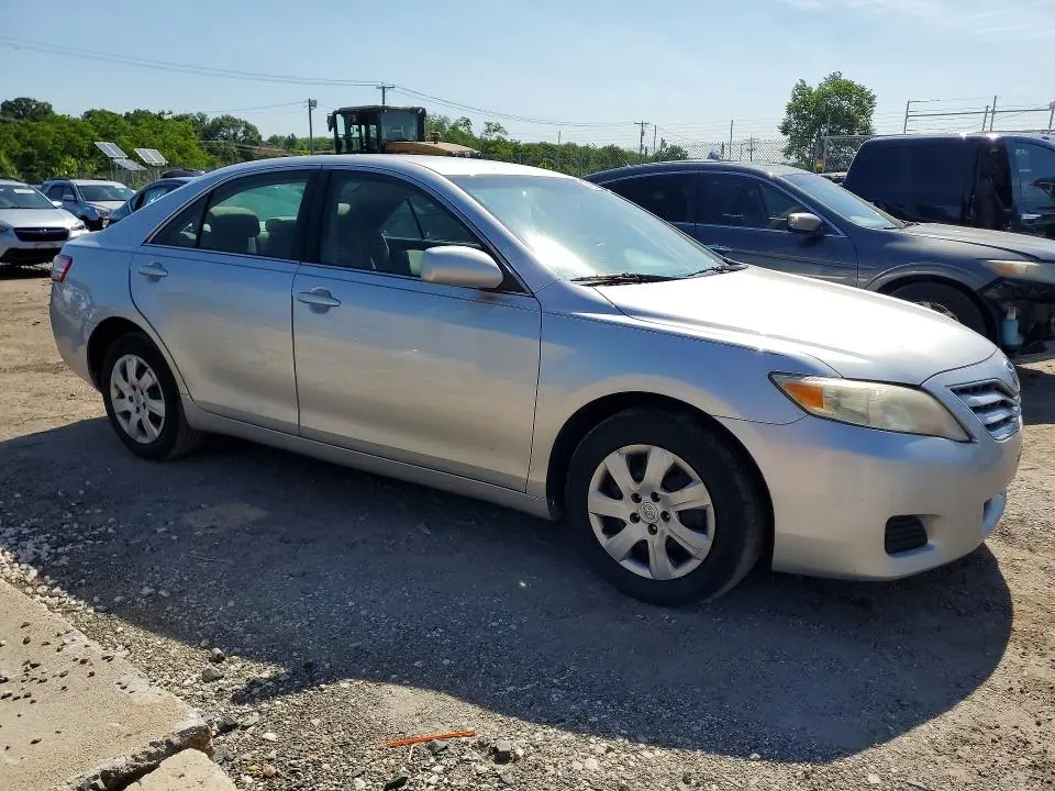 2010 TOYOTA CAMRY LE V6  