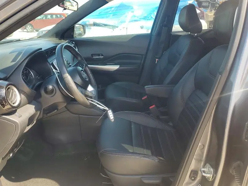 2019 NISSAN KICKS S  