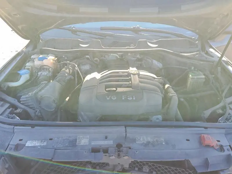 2011 VOLKSWAGEN TOUAREG V6  