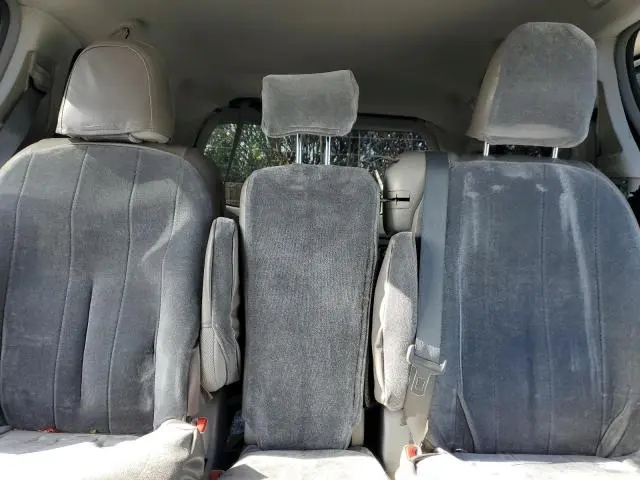 2013 TOYOTA SIENNA LE  