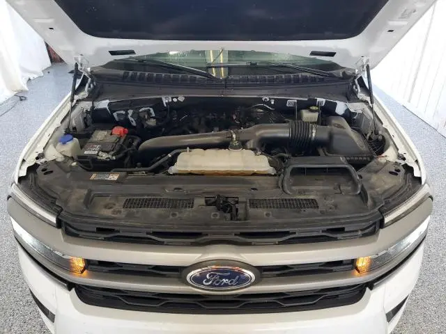 2024 FORD EXPEDITION XLT  