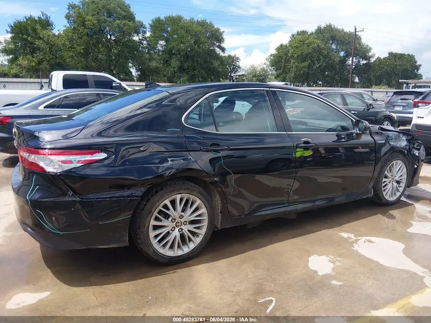 2020 TOYOTA CAMRY XLE HYBRID