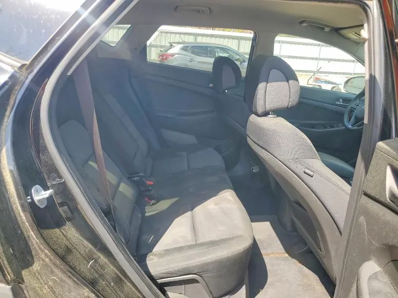 2016 HYUNDAI TUCSON SE  