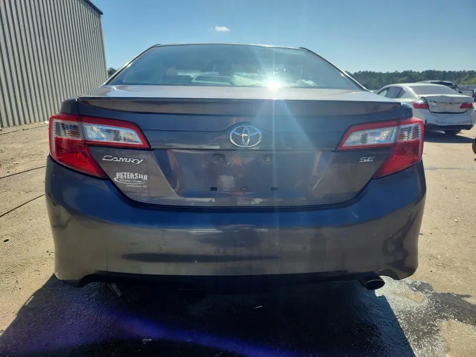 2013 TOYOTA CAMRY SE  