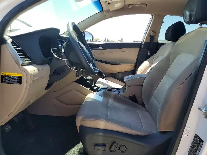 2017 HYUNDAI TUCSON SE  