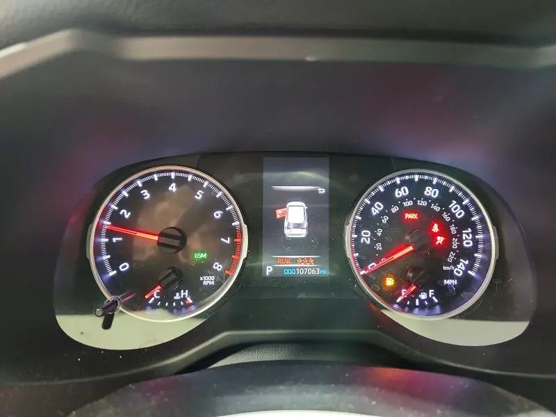 2020 TOYOTA RAV4 XLE  